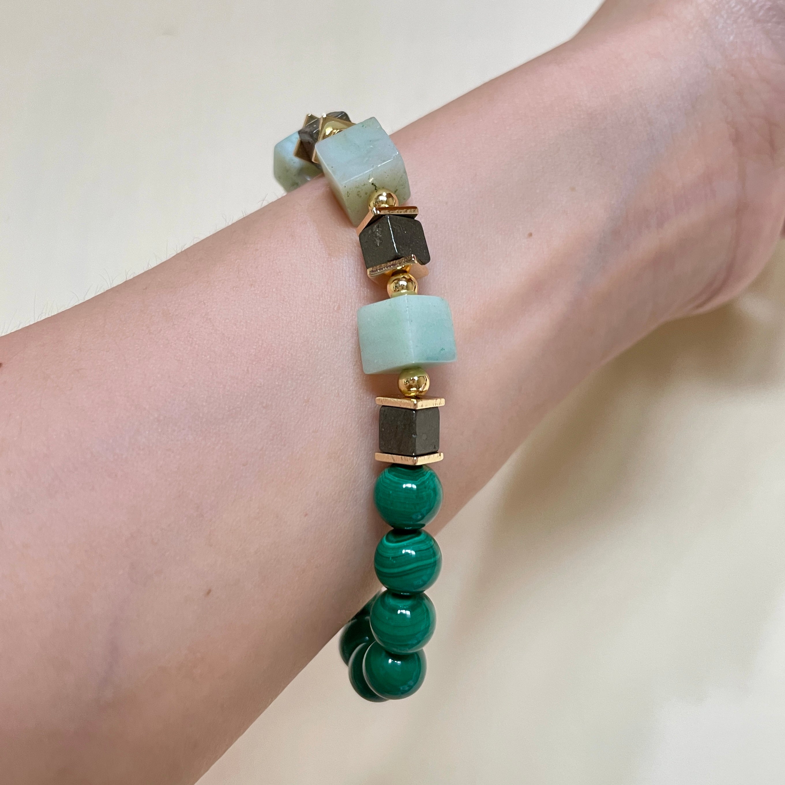 Verdant Geometric Core Crystal Bracelet